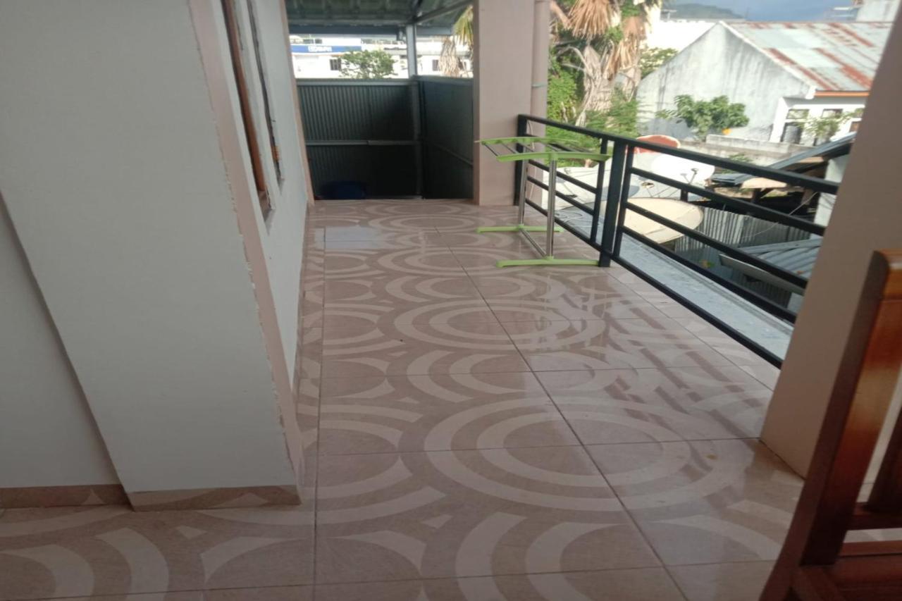 Express O 91722 Home Stay Dan Sewa Mobil Jhon'S Family Labuan Bajo Exterior photo