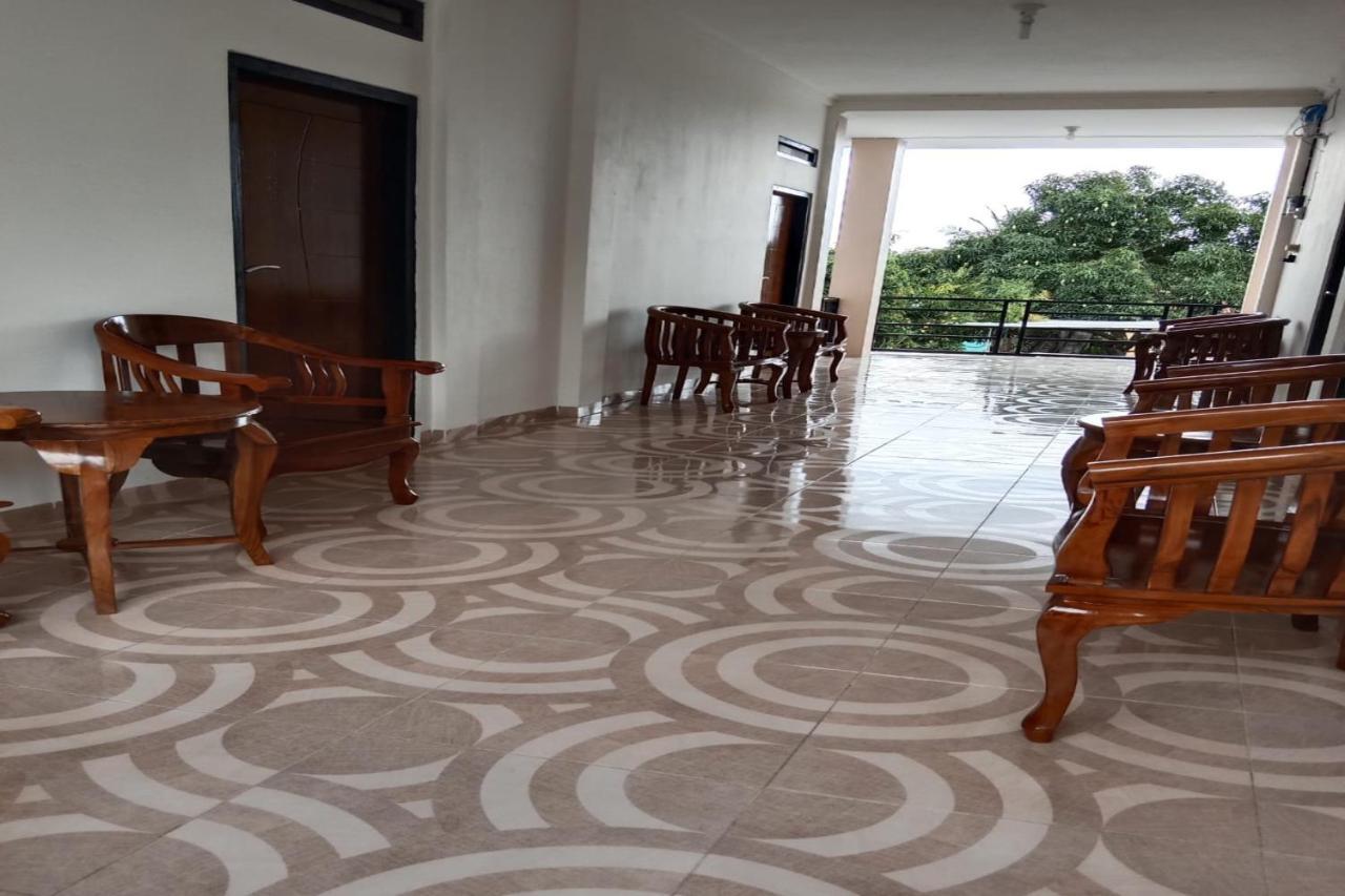 Express O 91722 Home Stay Dan Sewa Mobil Jhon'S Family Labuan Bajo Exterior photo